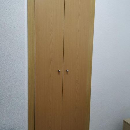Hostal Cuatro Torres Madrid Bagian luar foto
