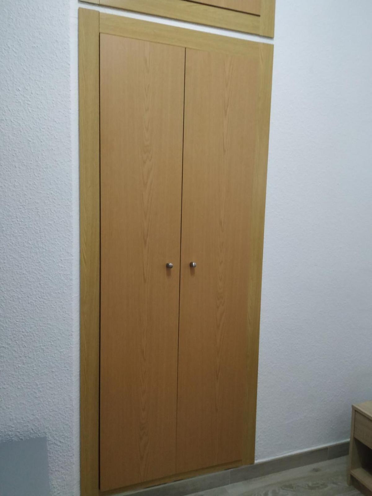 Hostal Cuatro Torres Madrid Bagian luar foto
